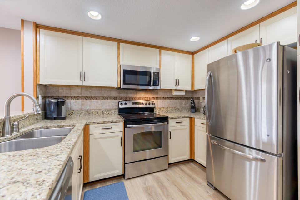 Kitchen w/ stainless steel appliances