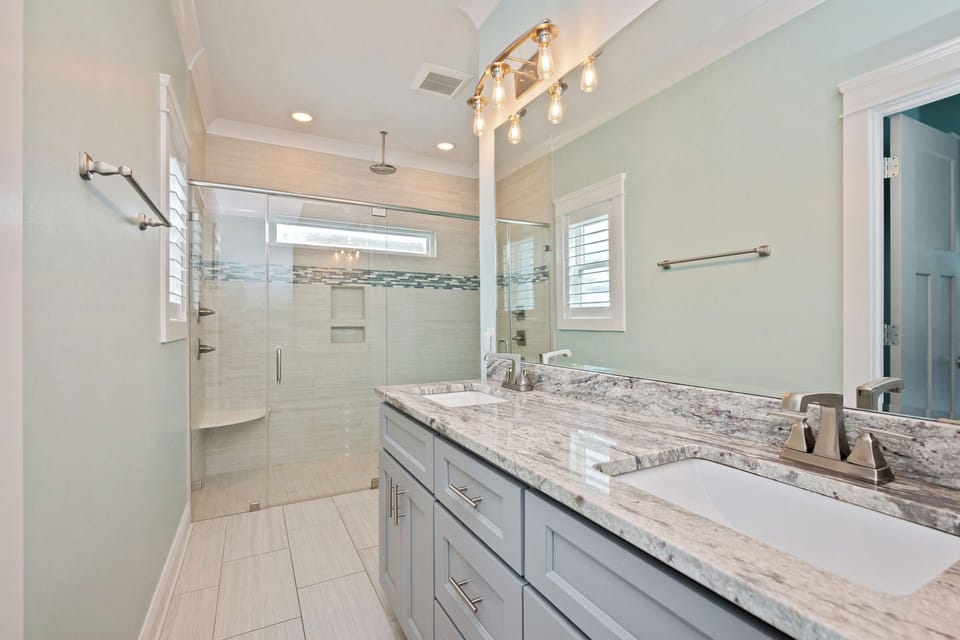 Master Bath #1 - 2nd Floor North