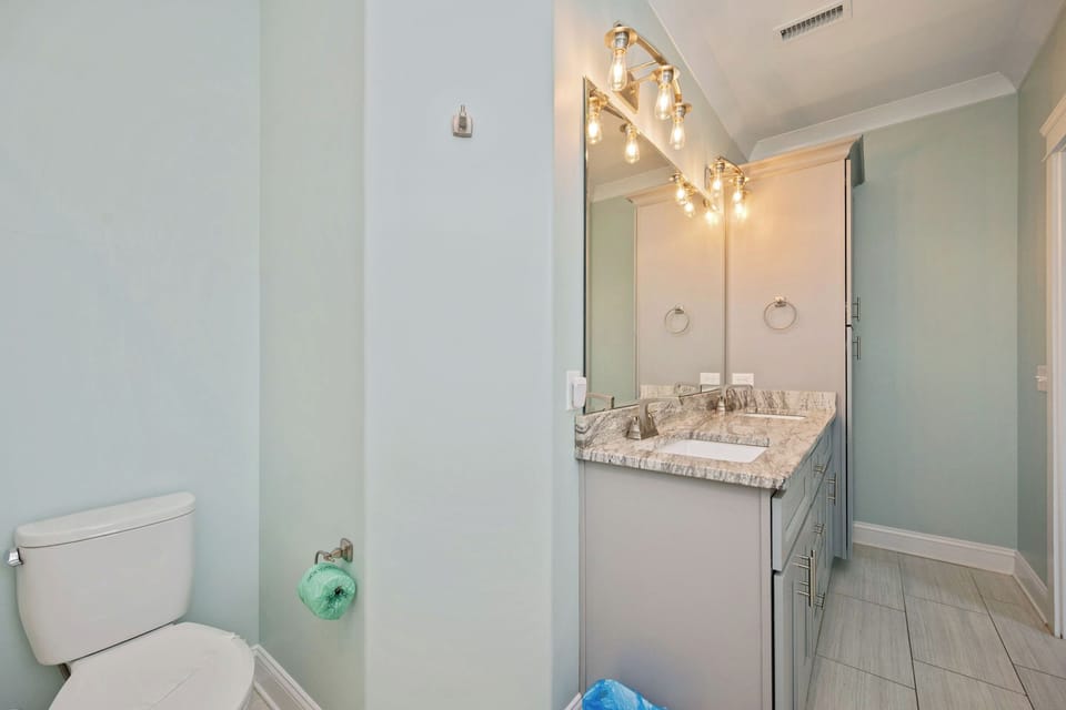 Master Bath #1 - 2nd Floor North