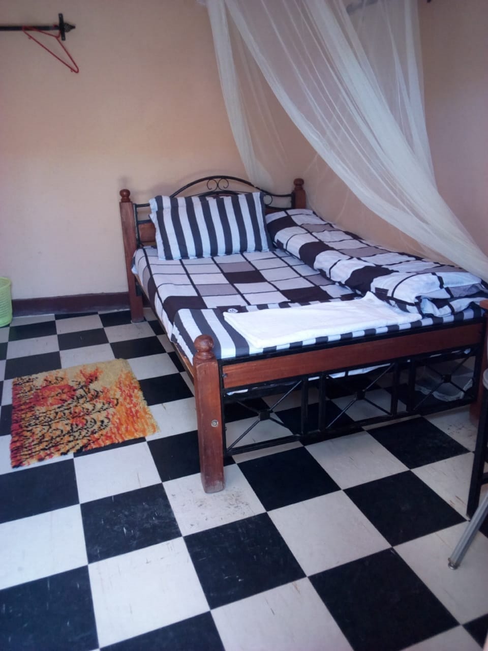 Double Room | Desk, free WiFi, bed sheets
