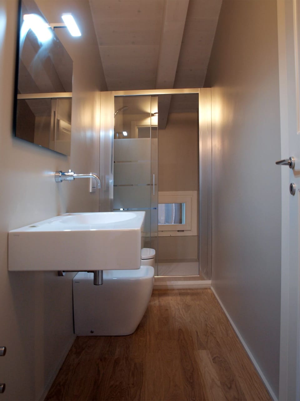 Twin Room, City View | Bathroom | Shower, free toiletries, hair dryer, bidet