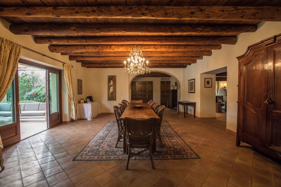 Villa | Living area | Flat-screen TV, printers