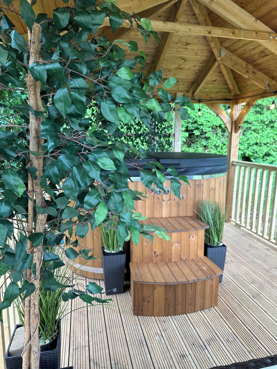 Private spa tub