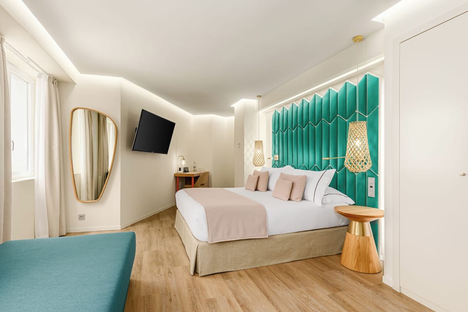 Triple Room | Minibar, in-room safe, soundproofing, free WiFi