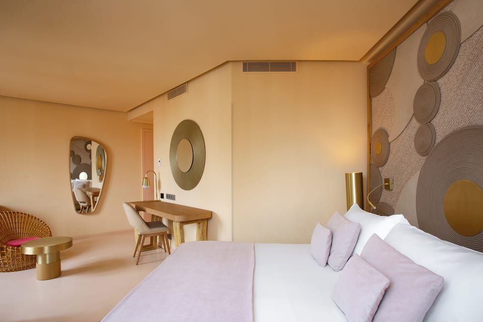 Junior Suite (Gran Via view) | Minibar, in-room safe, soundproofing, free WiFi