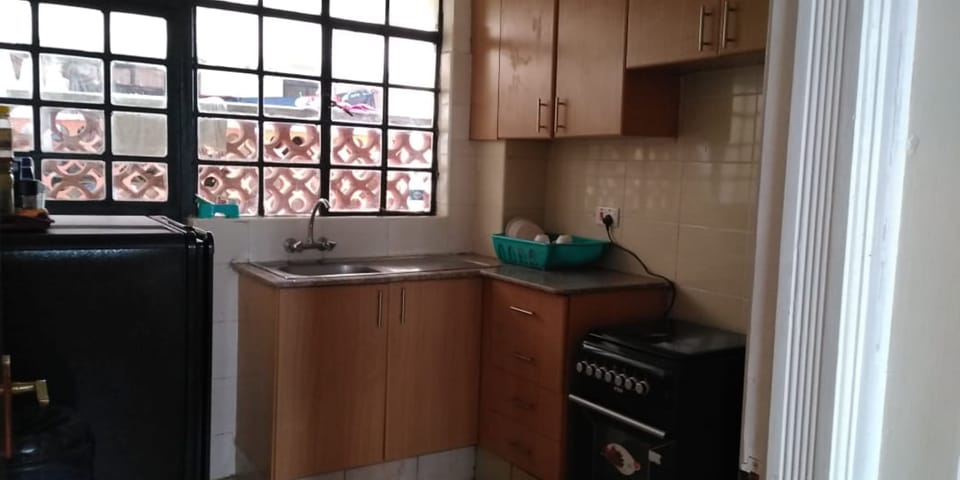 Apartment, 3 Bedrooms | Private kitchen | Fridge, microwave, stovetop, electric kettle