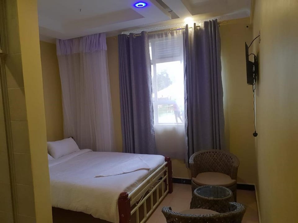 Standard Room | Desk, free WiFi, bed sheets