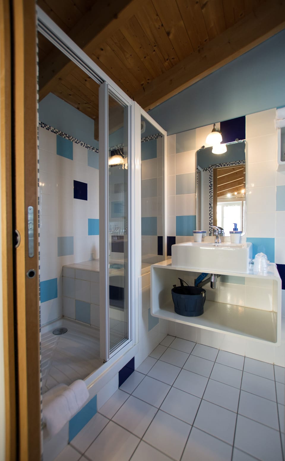 Traditional Triple Room (Île Madame) | Bathroom | Free toiletries, hair dryer, towels, soap