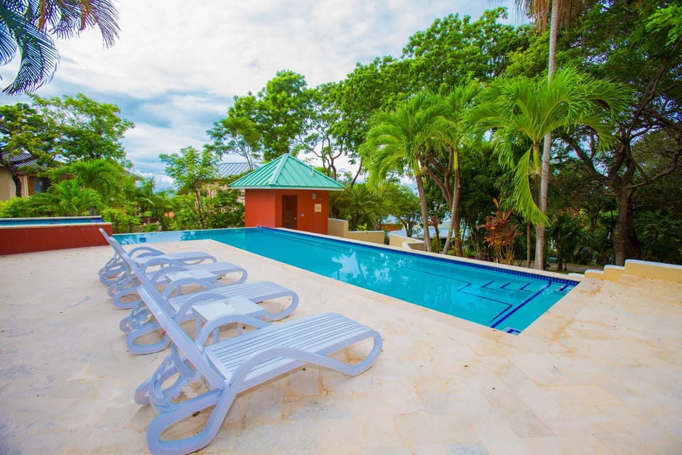 House, 3 Bedrooms | Pool