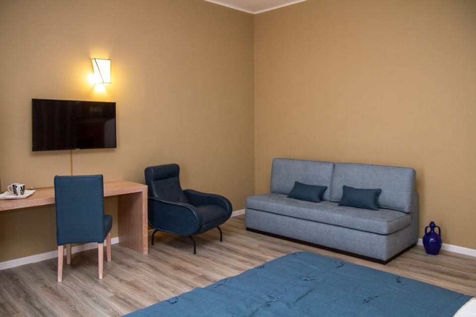 Deluxe Quadruple Room (Muscari) | Desk, soundproofing, free WiFi