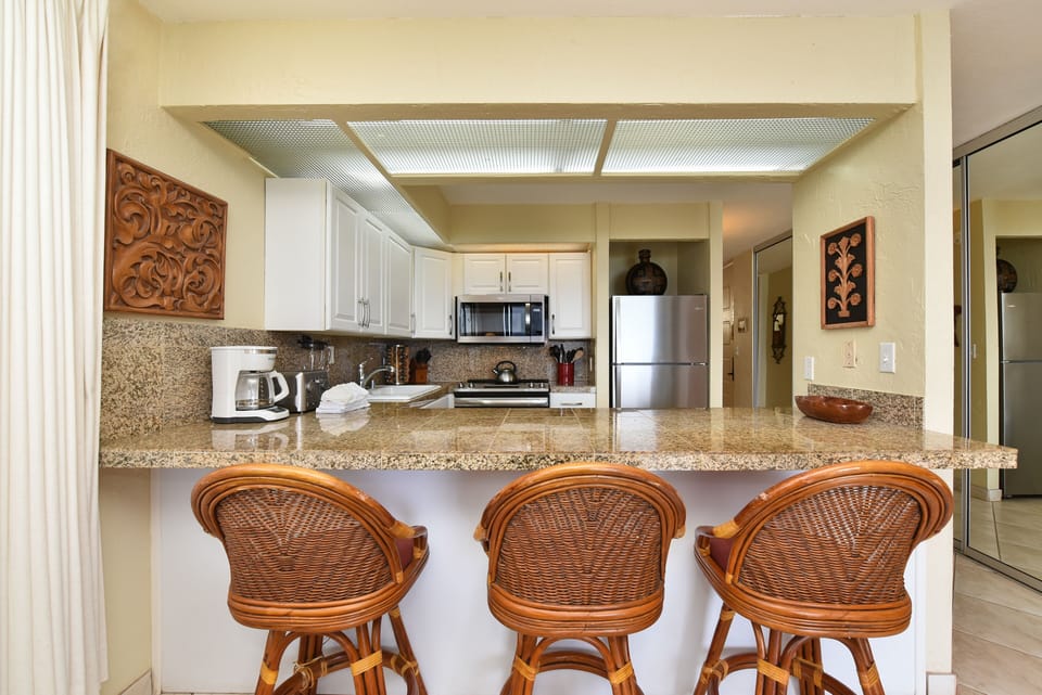 Condo, 1 Bedroom | Private kitchen | Fridge, oven, coffee/tea maker, toaster