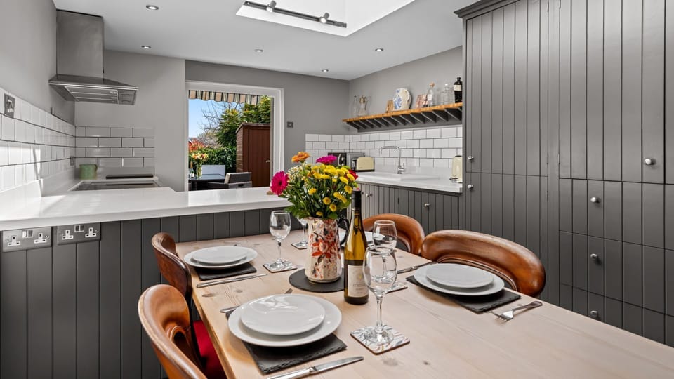 Enjoy chatter-filled dinners with loved ones