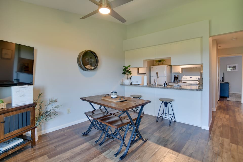 Dining Area | Dining Table | Dishware/Flatware