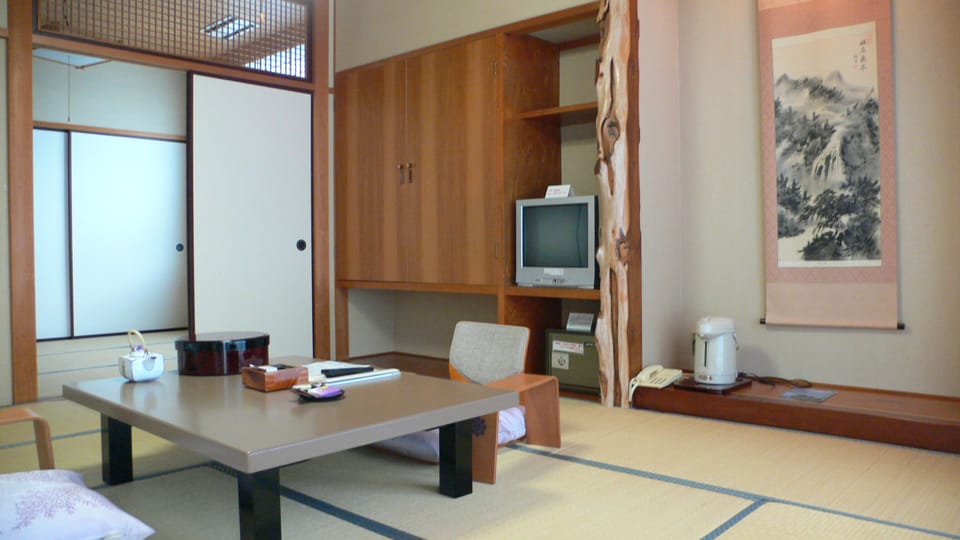 HINOKIKAN, Japanese Style Room for 7 Guests | In-room safe, free WiFi, bed sheets
