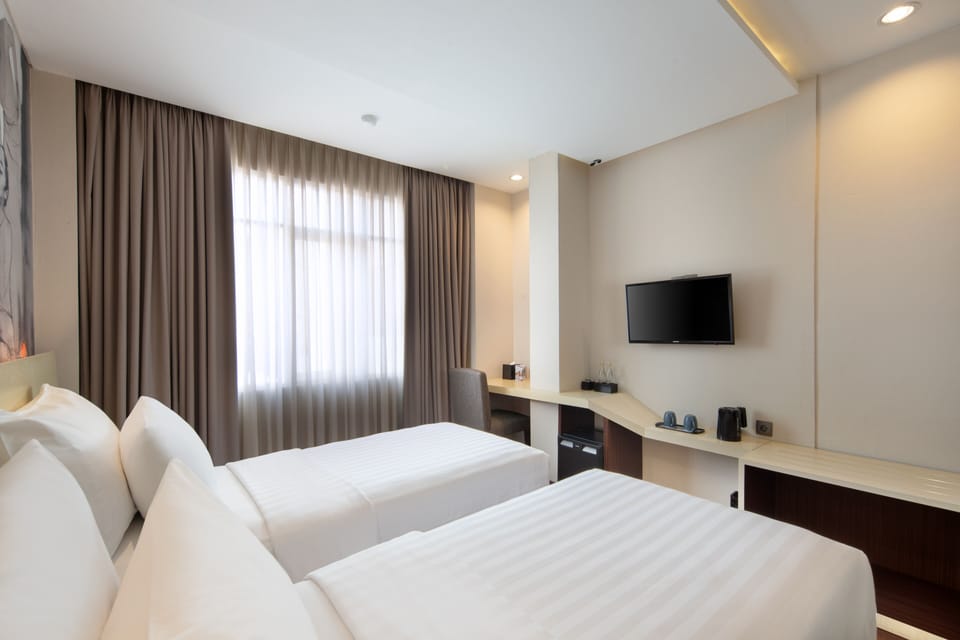 Superior Twin Room | Premium bedding, minibar, in-room safe, desk