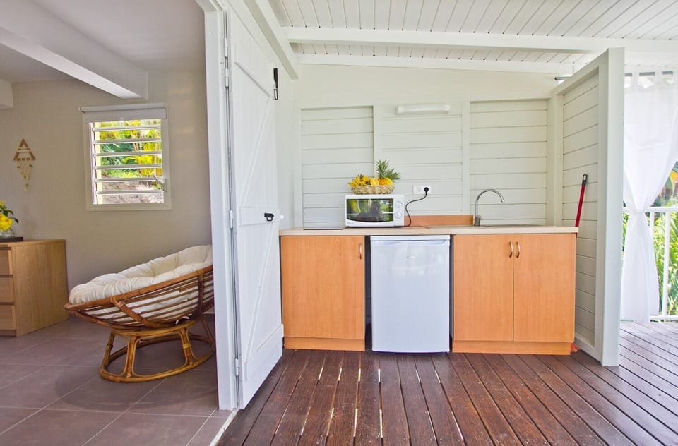 The Amandiers kitchenette on the sheltered terrace