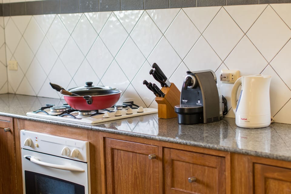 Villa, 3 Bedrooms, Non Smoking, Kitchen | Private kitchen | Full-size fridge, microwave, oven, stovetop