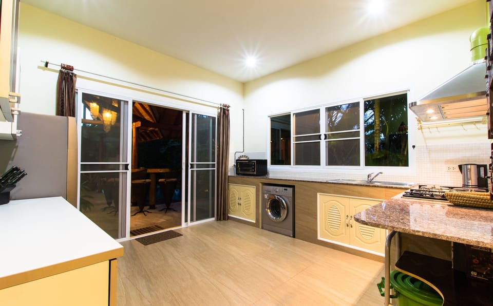 Villa, 2 Bedrooms, Non Smoking, Kitchen | Private kitchen | Full-size fridge, microwave, stovetop, coffee/tea maker