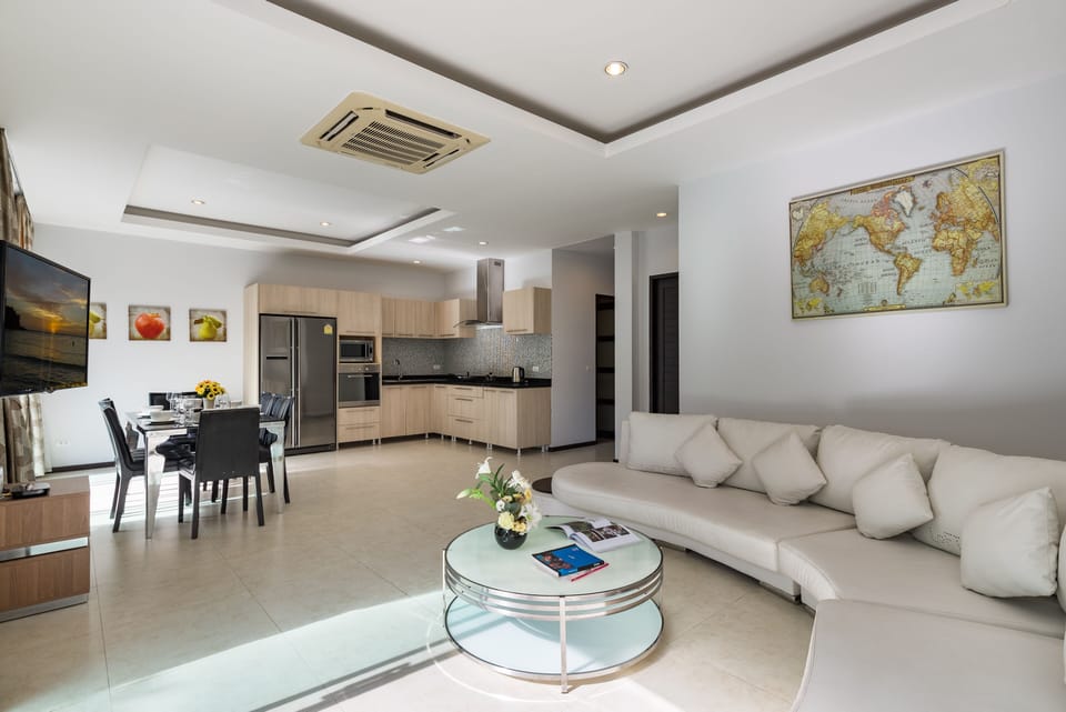 Villa, 3 Bedrooms, Non Smoking, Kitchen | Living room | Smart TV
