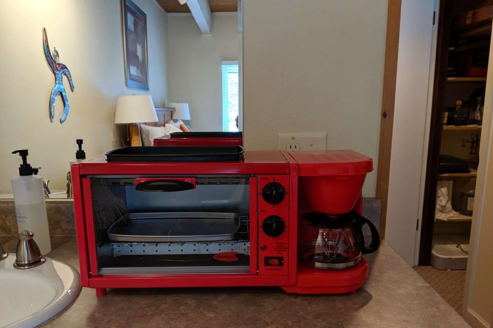 Make toast, eggs and coffee all at the same time before heading out to the slopes.