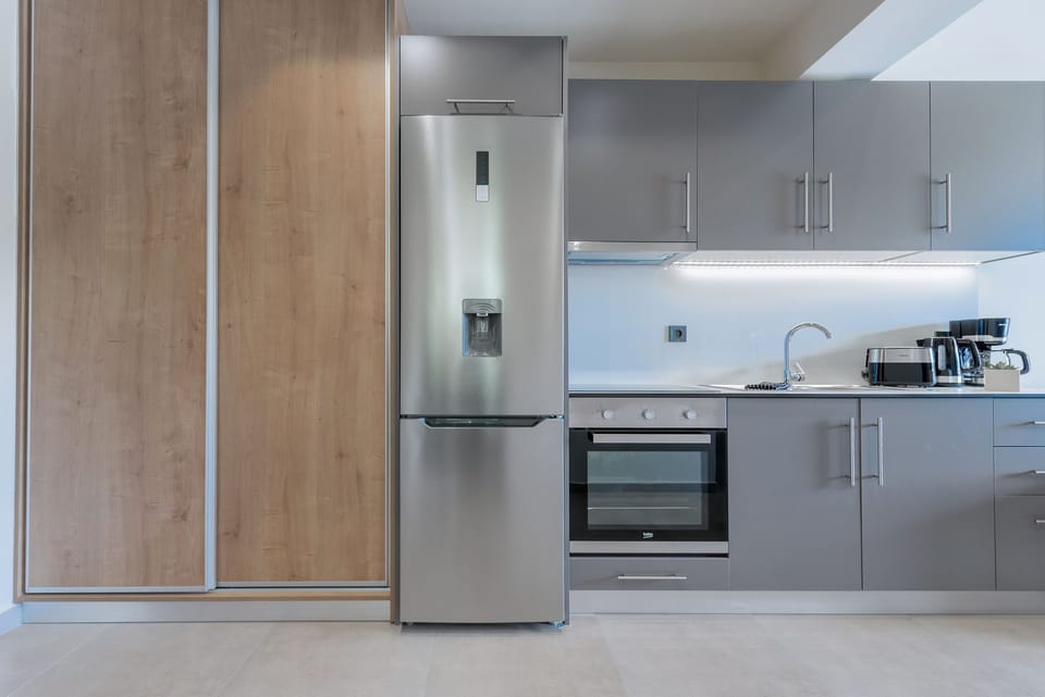 Full-size fridge, oven, stovetop, espresso maker