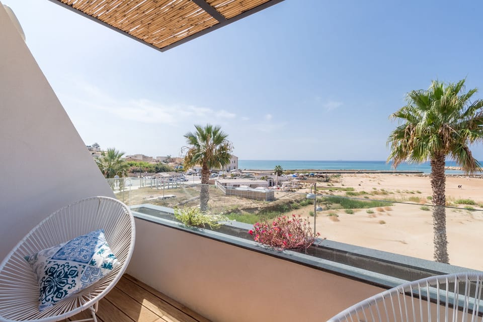 Veranda with sea view