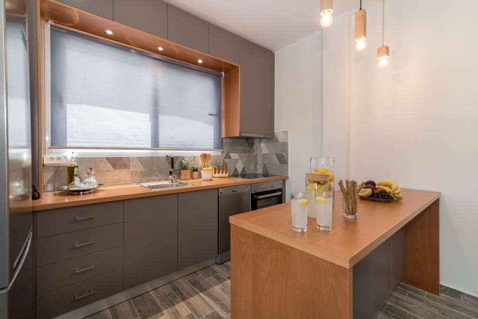 Family Villa | Private kitchen | Full-size fridge, microwave, oven, stovetop