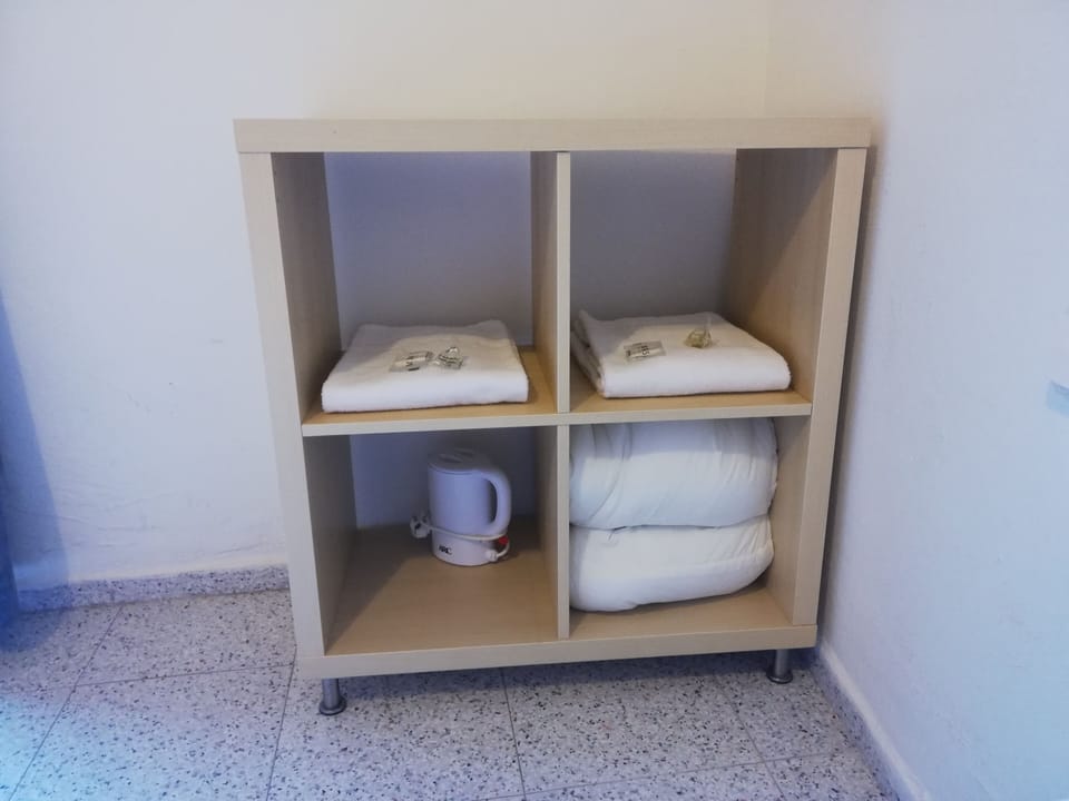Free WiFi, bed sheets