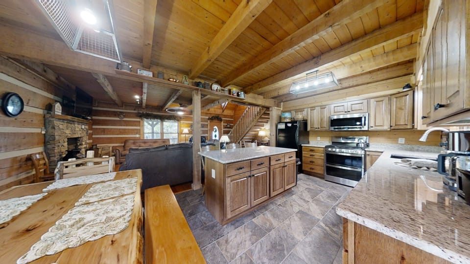 Cabin, 3 Bedrooms | Private kitchen | Fridge, microwave, oven, dishwasher