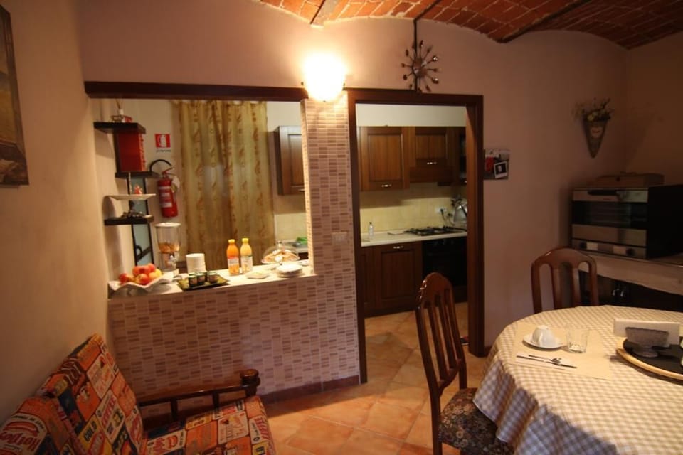 Double Room, Private Bathroom | In-room dining