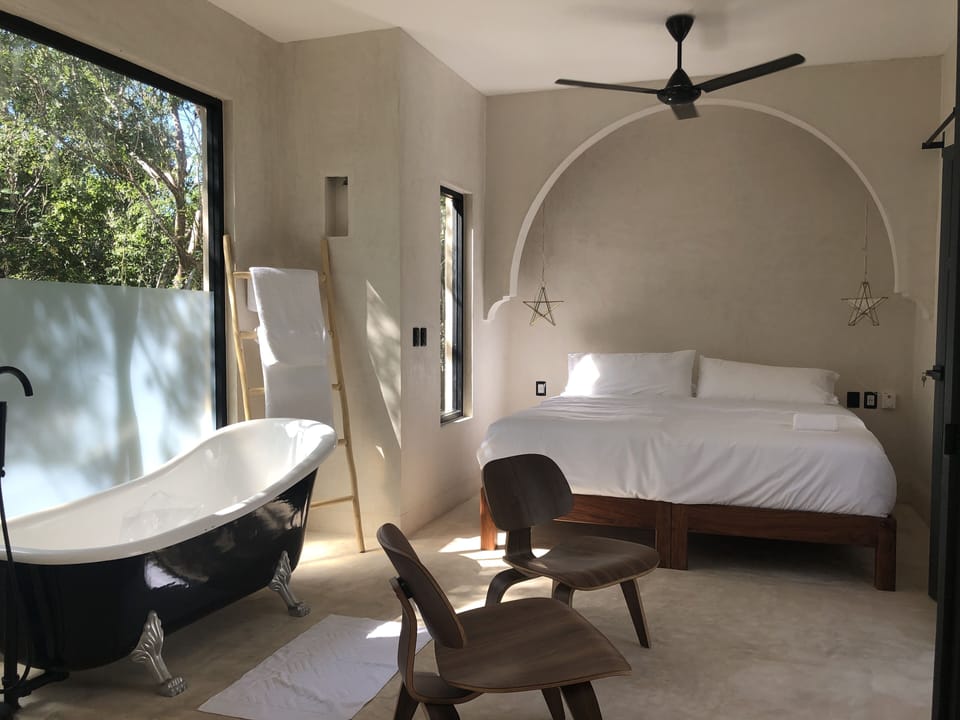 Family Suite | In-room safe, free WiFi, bed sheets