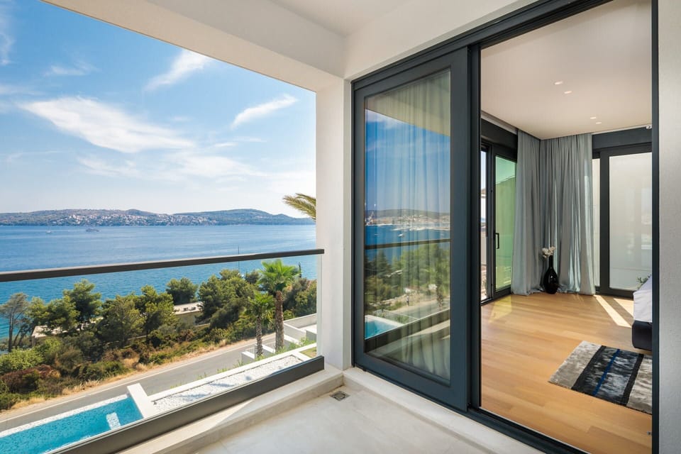 Villa, 5 Bedrooms | Balcony view