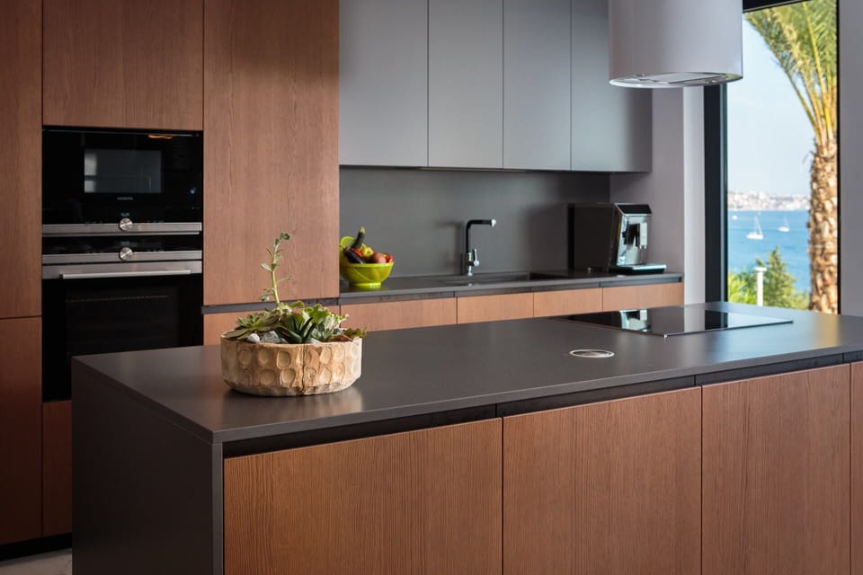 Villa, 5 Bedrooms | Private kitchen | Fridge, microwave, oven, stovetop
