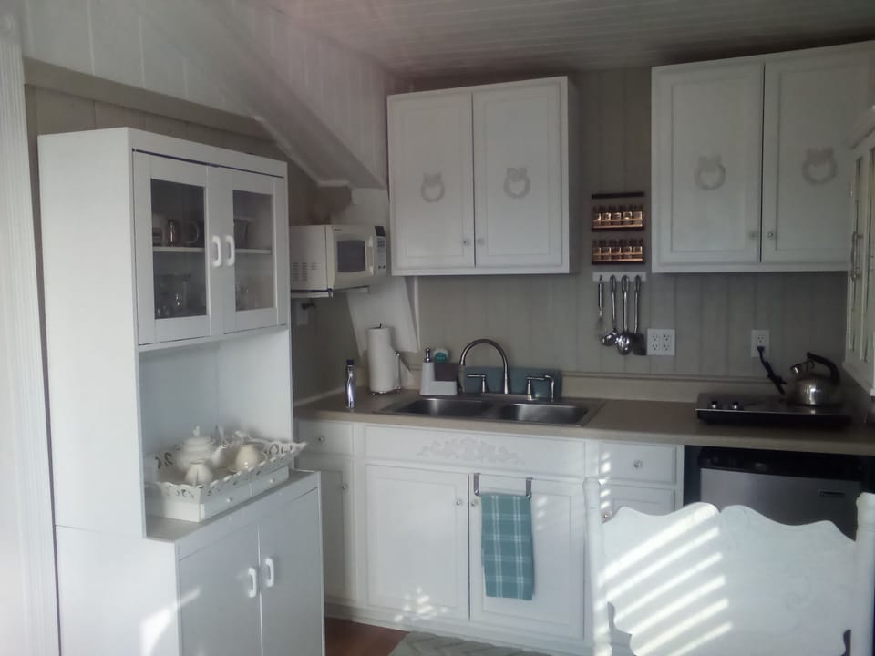 kitchen full stocked