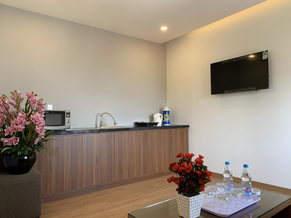 Apartment, 2 Bedrooms | Private kitchen | Electric kettle