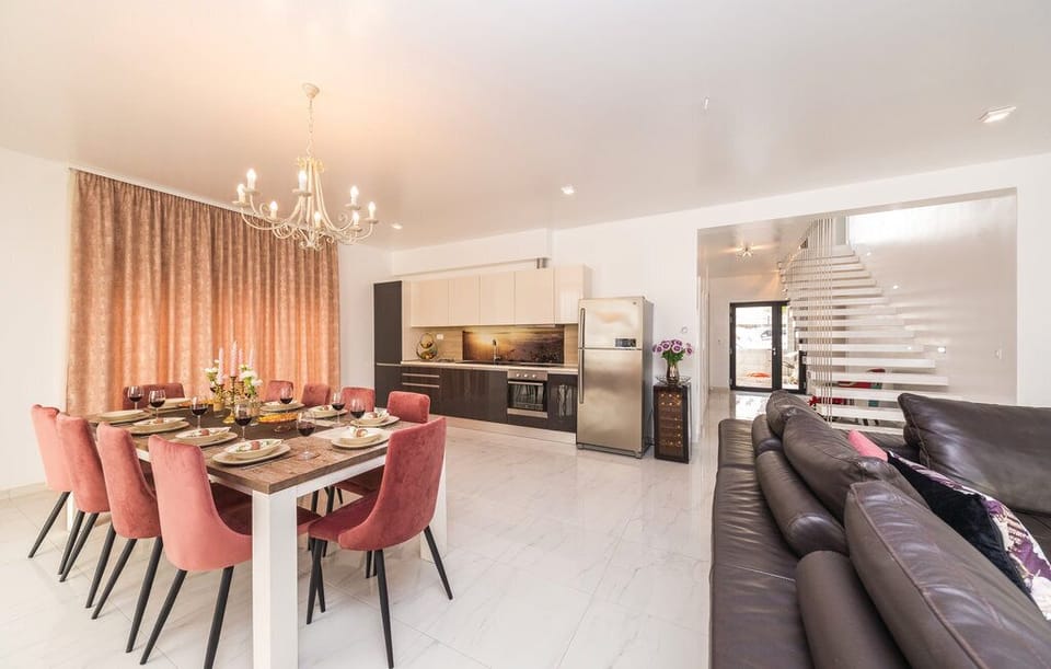 Villa | Living area | Flat-screen TV