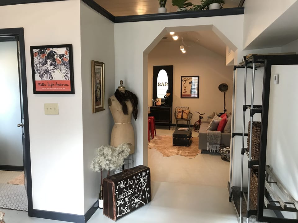 ENTRANCE TO STUDIO