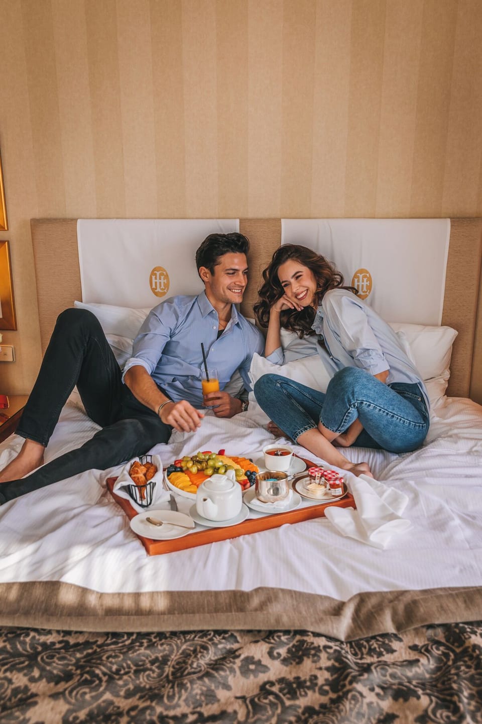 Deluxe Room, 1 King Bed | Premium bedding, down comforters, minibar, in-room safe