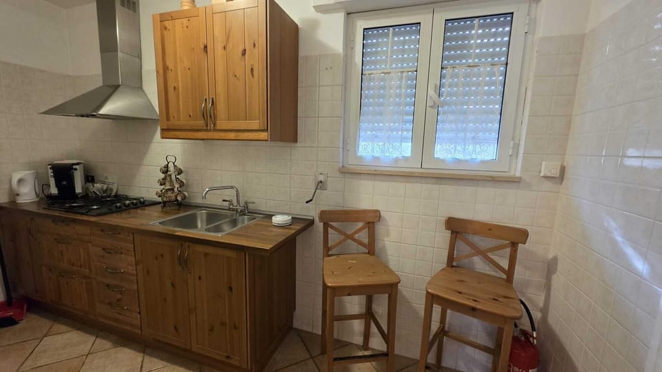 Traditional Quadruple Room, Private Bathroom | Private kitchen