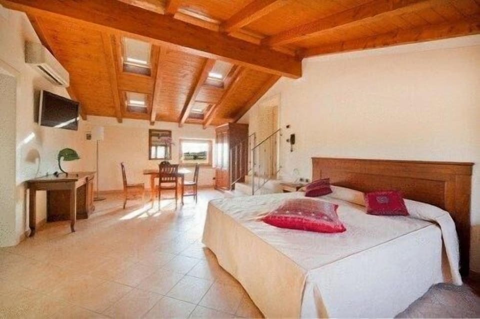 Double or Twin Room | Desk, blackout drapes, free WiFi, bed sheets