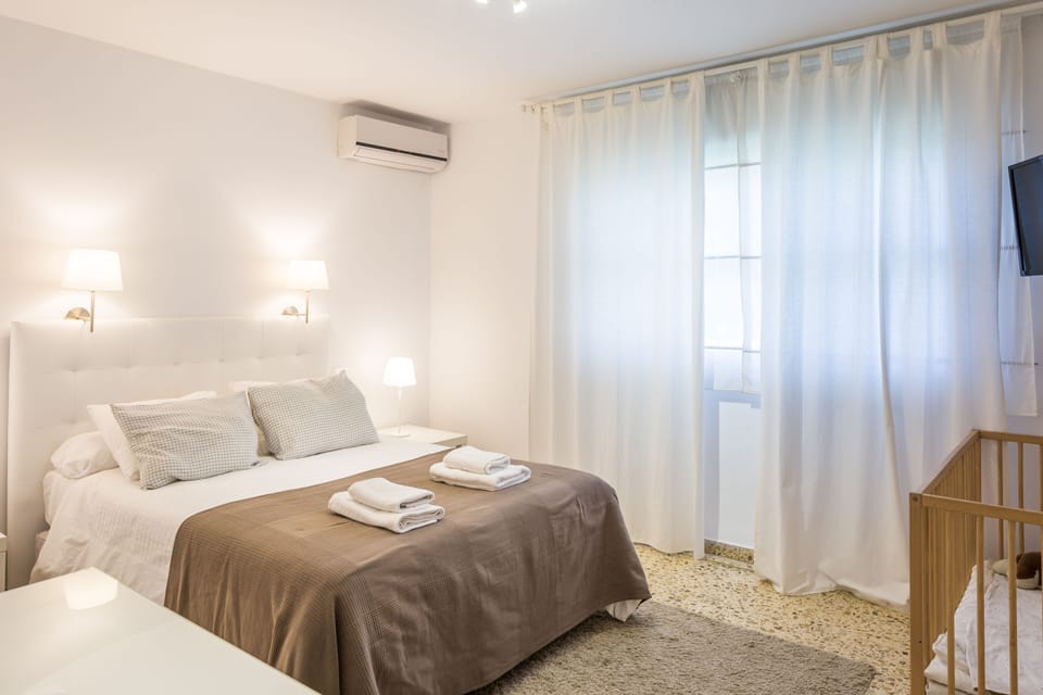 1 bedroom, premium bedding, down comforters, in-room safe