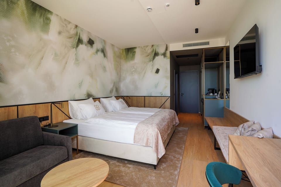 Premium Double or Twin Room | Select Comfort beds, minibar, in-room safe, desk