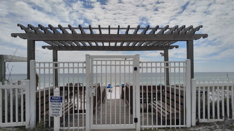 Chateau La Mer II Private Beach Access