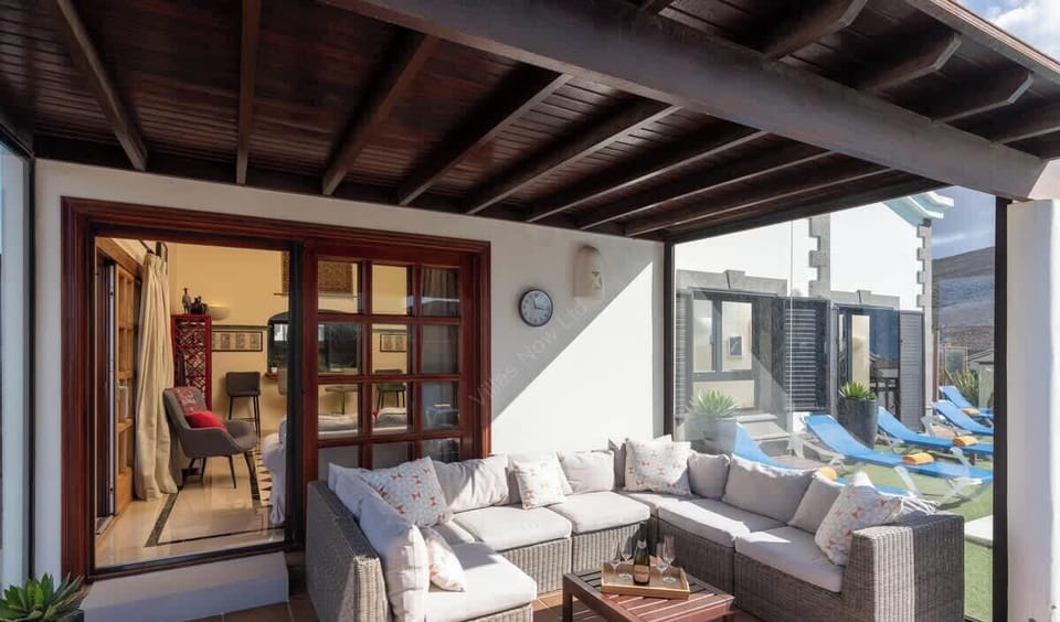 Casa Braeside - Outdoor Sofas 