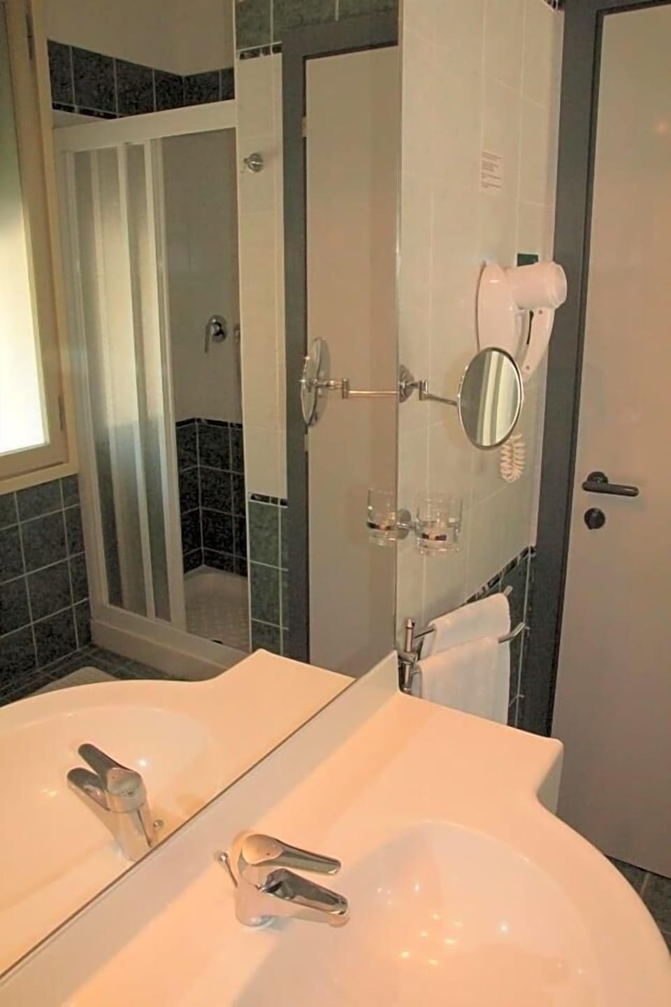 Free toiletries, hair dryer, bidet