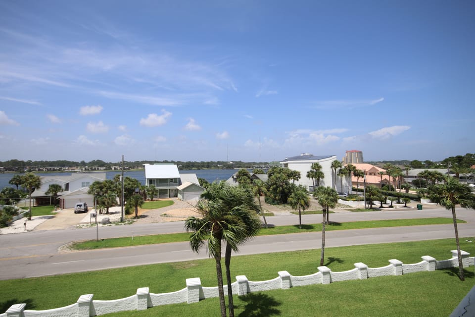 Balcony View Right / Left