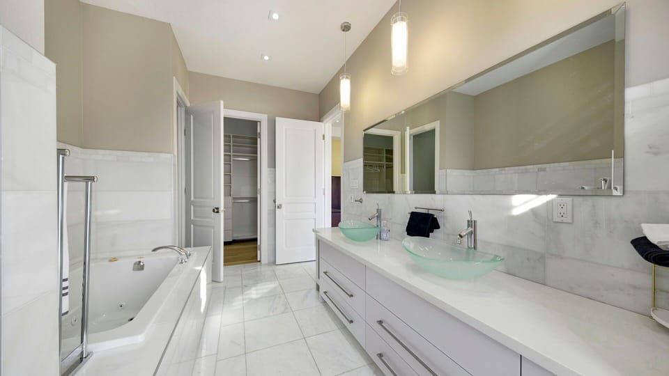 Ground level - Master bedroom ensuite