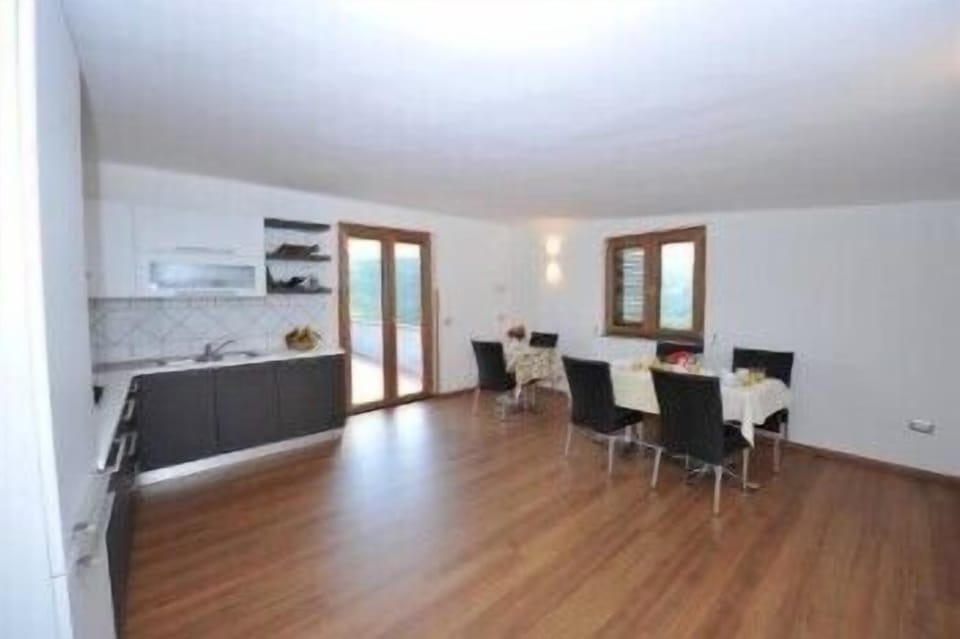 Triple Room | In-room dining