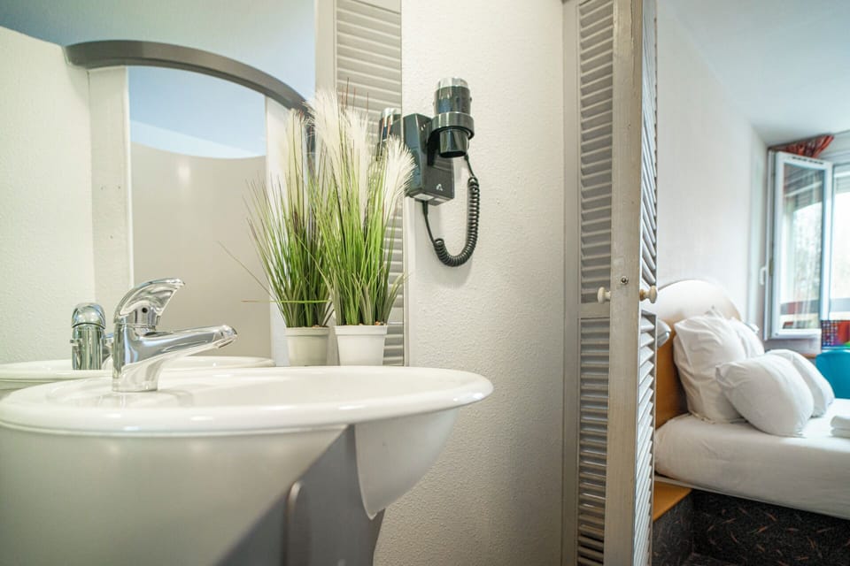 Hair dryer, towels