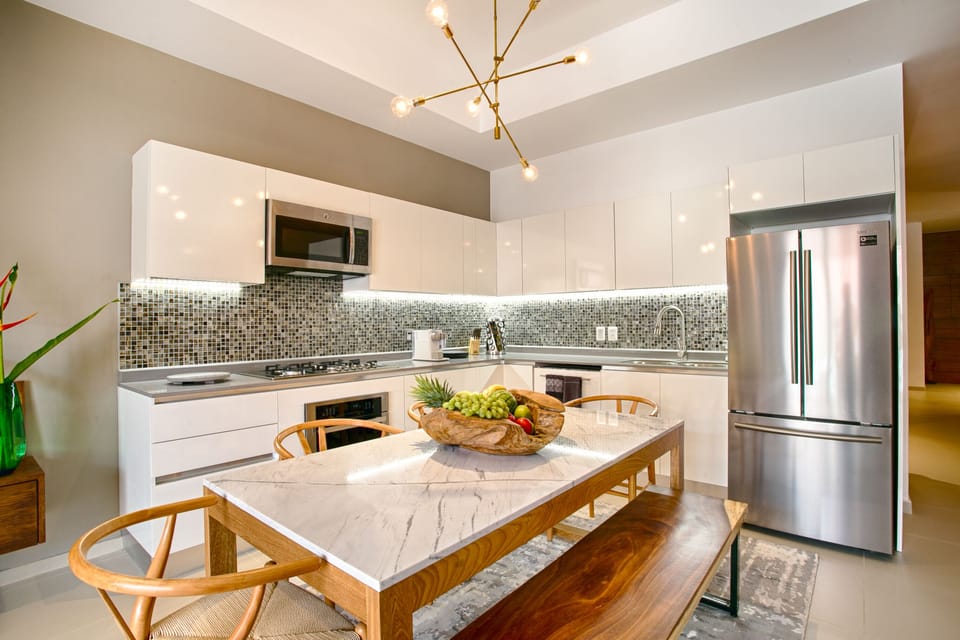 Fully equipped kitchen that sparkles